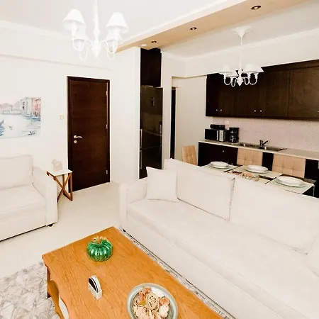 Best House, Ellinou Stratiotou, Ayia, Patra Εξωτερικό φωτογραφία