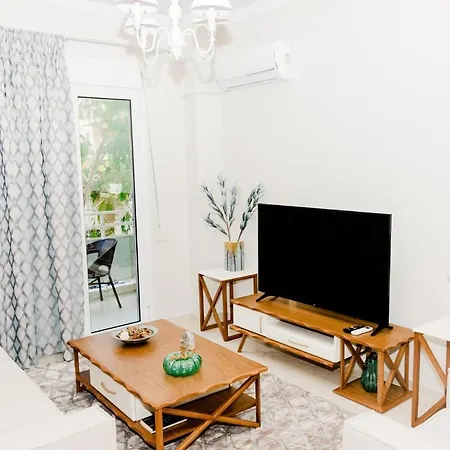 Best House, Ellinou Stratiotou, Ayia, Patra Εξωτερικό φωτογραφία